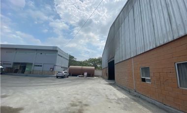 VA A LA COSTA Y PERIMETRAL alquilo bodega 2944 m²