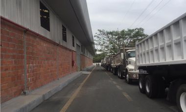 VA A LA COSTA Y PERIMETRAL alquilo bodega 2944 m²