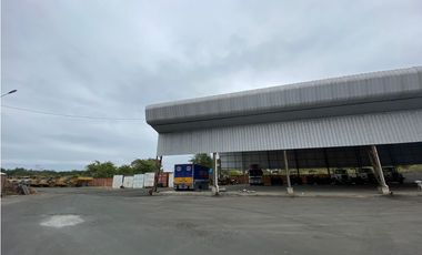 Via a La Costa Bodegas en Alquiler 4.200 m²