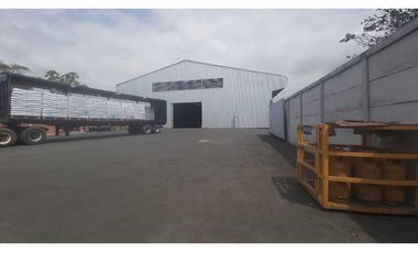 Alquilo bodega 4100 m2 en Vía a la Costa