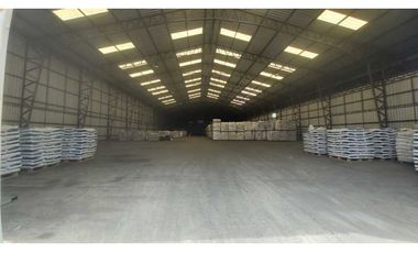Alquilo bodega 4100 m2 en Vía a la Costa