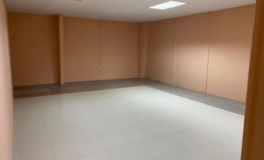 AV. CARLOS JULIO AROSEMENA Se alquila local comercial 1000 m2