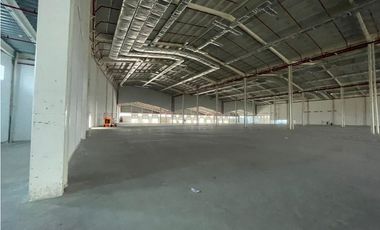 Vía Daule se alquila bodegas 8731 m² ideal para farmaceuticas