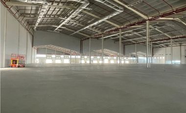 Vía Daule se alquila bodegas 8731 m² ideal para farmaceuticas
