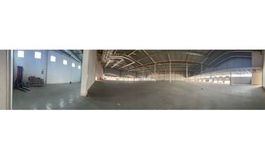 Vía Daule se alquila bodegas 8731 m² ideal para farmaceuticas