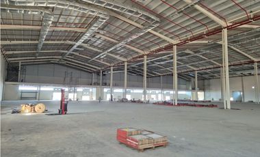 Vía Daule se alquila bodegas 4437 m² ideal para farmaceuticas