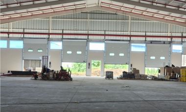 Vía Daule se alquila bodegas 4437 m² ideal para farmaceuticas