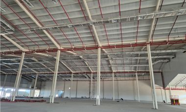 Vía Daule se alquila bodegas 4437 m² ideal para farmaceuticas