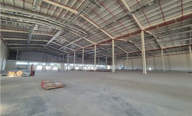 Vía Daule se alquila bodegas 4437 m² ideal para farmaceuticas