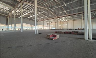Vía Daule se alquila bodegas 4437 m² ideal para farmaceuticas