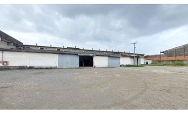 Via Daule se alquila bodega de 4000 m2