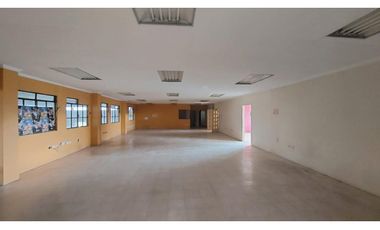 Via Daule se alquila bodega de 4000 m2