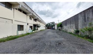 Via Daule se alquila bodega de 4000 m2