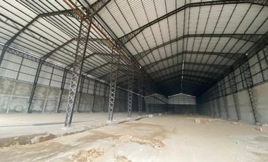 Guayaquil Vía Perimetral se alquila bodega de 8000 m2