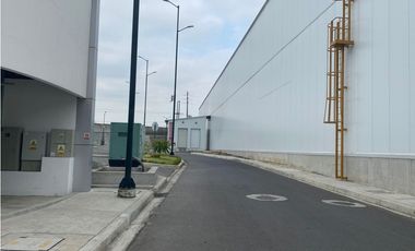 *VA A DAULE BODEGA 22640 m² ideal centro de distribución y logística