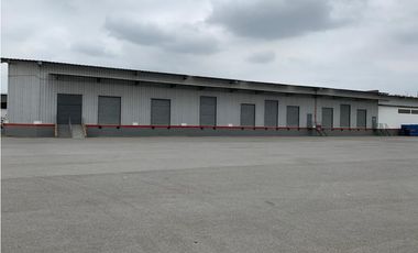 Vía Perimetral  - Vía Daule se alquila bodega de 3000 m2