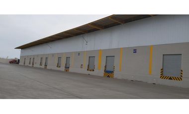 DURAN Se alquilan naves industriales de 15000 m2 