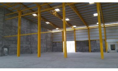 DURAN Se alquilan naves industriales de 15000 m2 