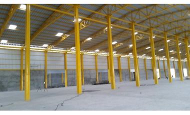 DURAN Se alquilan naves industriales de 15000 m2 