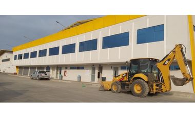 DURAN Se alquilan naves industriales de 15000 m2 