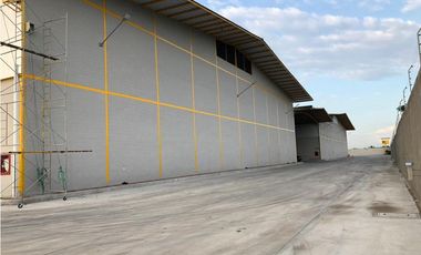 DURAN Se alquilan naves industriales de 15000 m2 