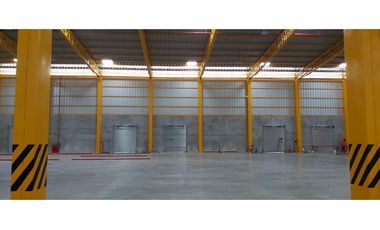 DURAN Se alquilan naves industriales de 15000 m2 