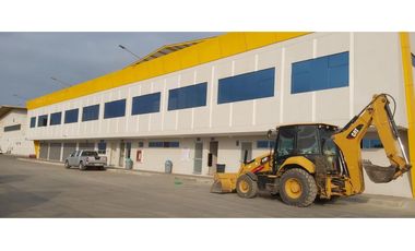 DURAN Se alquilan naves industriales de 8000 m2 