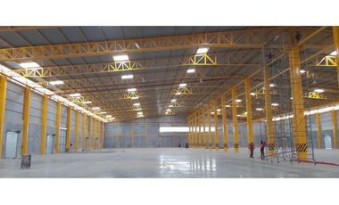 DURAN Se alquilan naves industriales de 8000 m2 