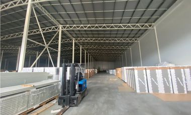 VA DAULE BODEGA de 2830 m² ideal CENTRO DE DISTRIBUCION