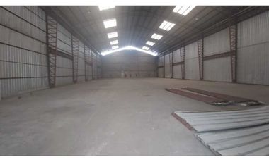 Alquilo bodegas 3.000 m2 en Via Daule