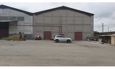 Alquilo bodegas 3.000 m2 en Via Daule