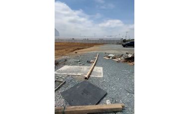 Av. Samborondon Vendo lote esquinero de 6.500 Mt2..