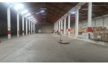 Bodegas ubicadas en el Km 10 vía a Daule, lotización Inmaconsa. 