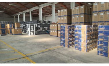 Bodegas ubicadas en el Km 10 vía a Daule, lotización Inmaconsa. 