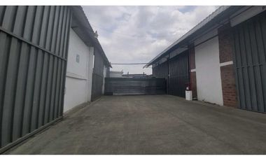 Bodega 810.m2.en.Via.Daule