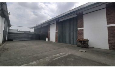 Bodega 810.m2.en.Via.Daule
