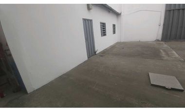 Bodega 810.m2.en.Via.Daule