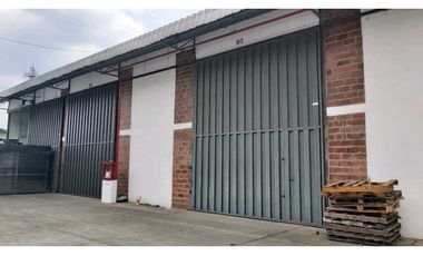 Bodega 810.m2.en.Via.Daule