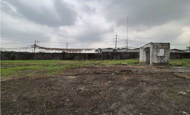 Alquilo.Terreno.13.200.m2 en.Via Daule