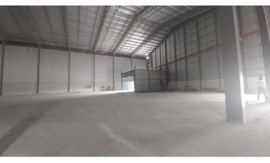 Alquilo bodegas 6.375,36 m2 en Via Daule