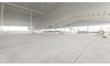 Alquilo bodegas 12.000 m2 en Via Daule