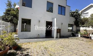 Casa en Arriendo en Avda Las Condes/ Club Palestino