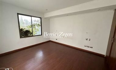 Casa en Arriendo en Avda Las Condes/ Club Palestino