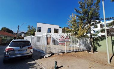 Casa en Arriendo en Avda Las Condes/ Club Palestino