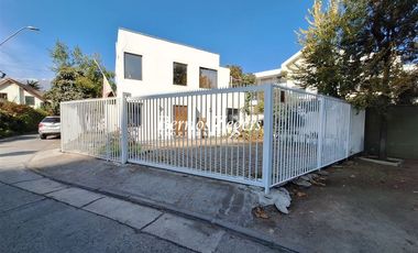 Casa en Arriendo en Avda Las Condes/ Club Palestino