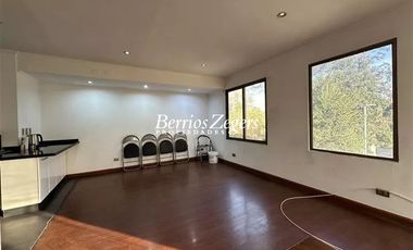 Casa en Arriendo en Avda Las Condes/ Club Palestino