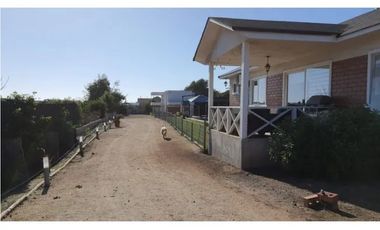 DOS BELLAS CASAS DE 140 MTS EN TERRENO DE 2.500 MTS CAMPOMAR 4