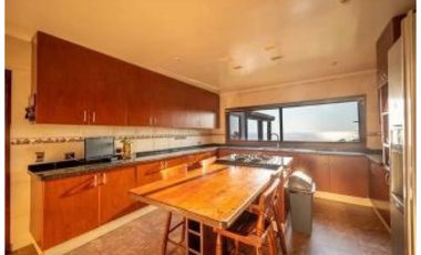 Espectacular Casa con Maravillosa Vista al Mar – Punta de Piedra