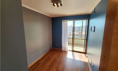 Iluminado y amplio departamento en sector oriente de Viña del mar .