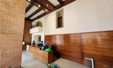 Iluminado y amplio departamento en sector oriente de Viña del mar .